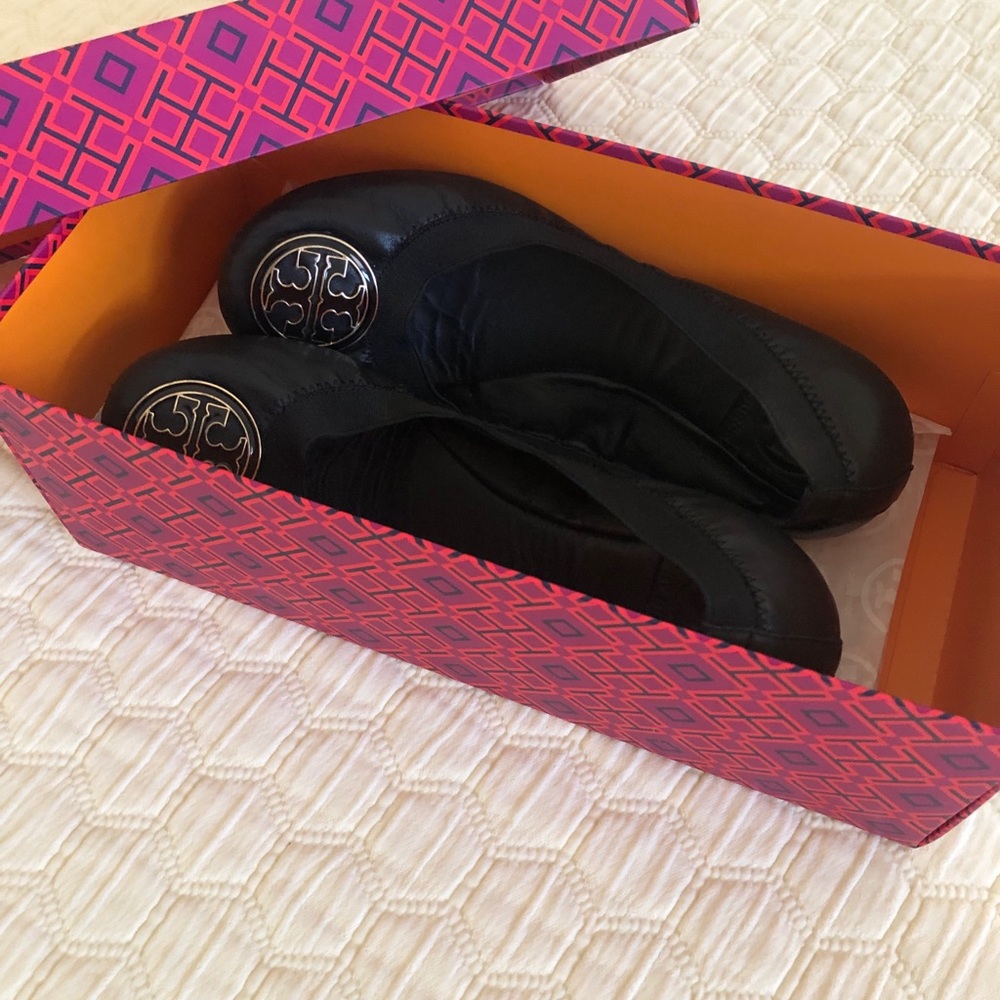 Tory Burch Caroline Ballet Flats, Black leather, 7